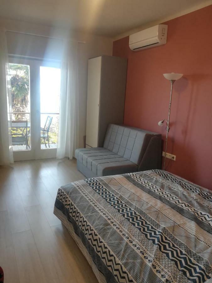 Studio Apartman Arni Риека Экстерьер фото